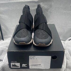 Sorel Black and White Kinetic Sneak boots  size 7.5